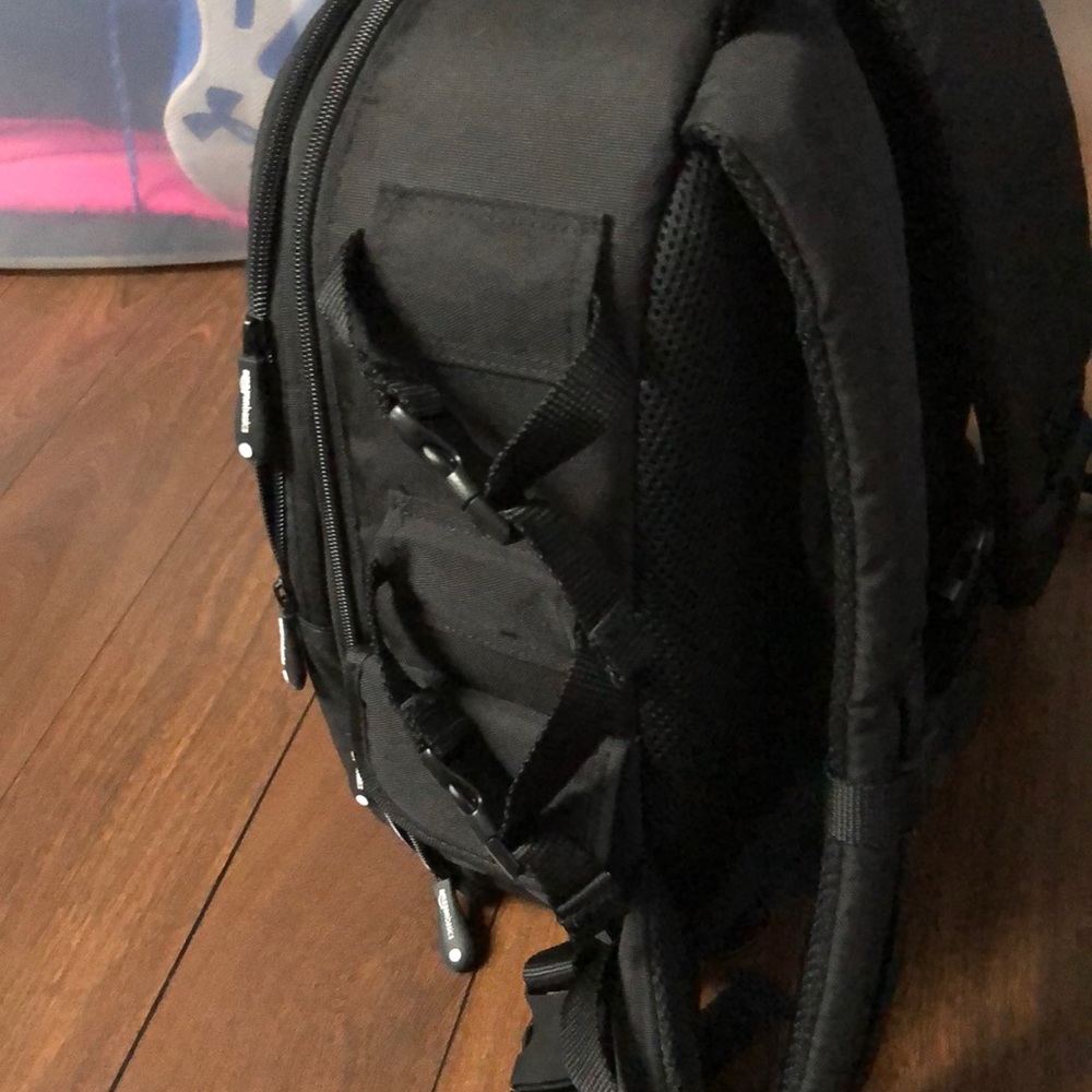 Amazon Basics Camera Backpack - image 4